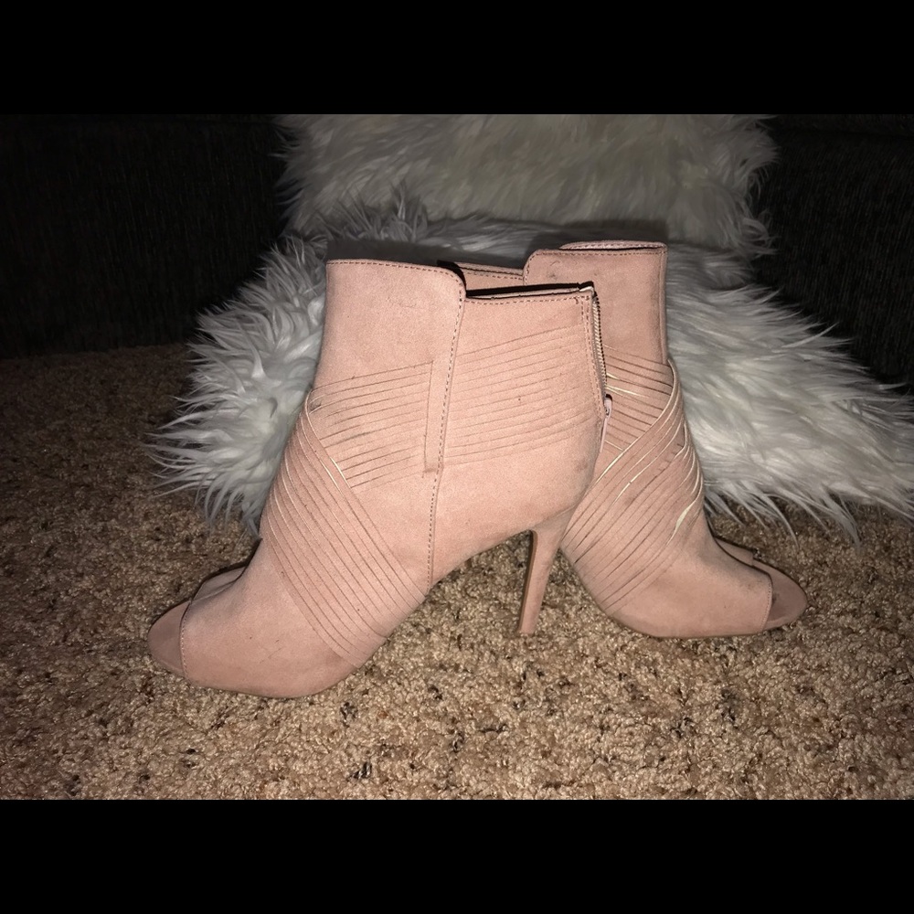 PINK SUEDE HEELS
